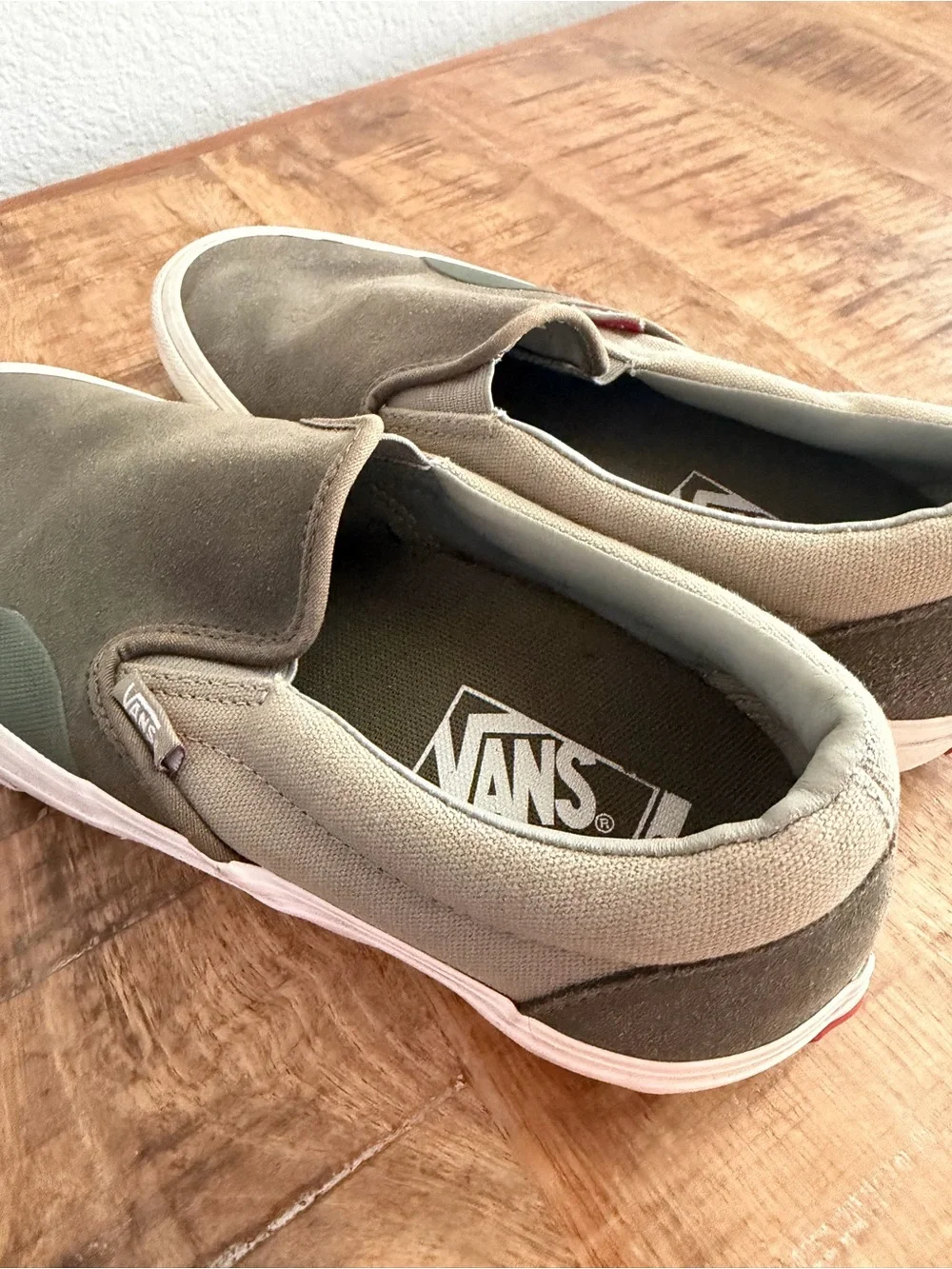 Vans Slip-On UltraCush Olive Green Suede Canvas Sneakers Men’s 8 Women’s 9.5